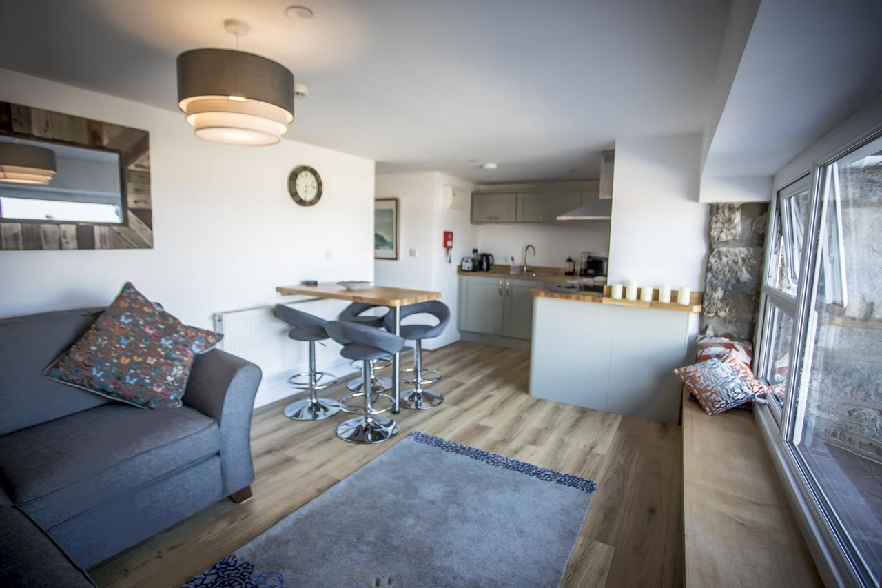 Waters Edge Holiday Apartments Benllech Exterior foto